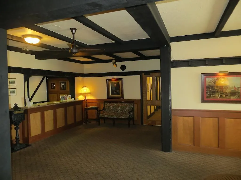 Saanichton Quality Inn Waddling Dog 2*,