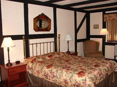 Saanichton Quality Inn Waddling Dog קנדה